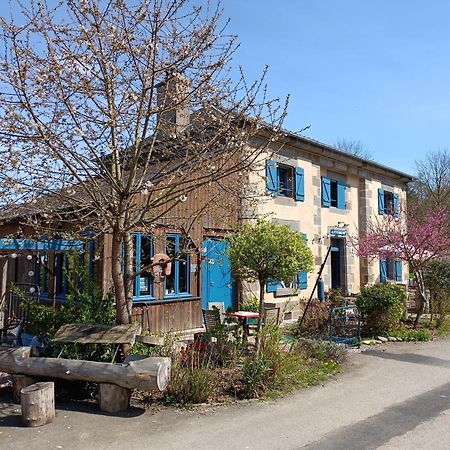 Hédé Ille Flottante, Maison Eclusiere Et Hebergements Insolites Sur Le Canal מראה חיצוני תמונה