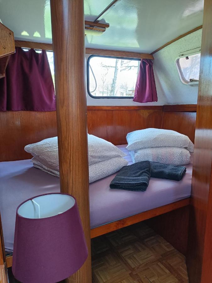Hédé Ille Flottante, Maison Eclusiere Et Hebergements Insolites Sur Le Canal מראה חיצוני תמונה