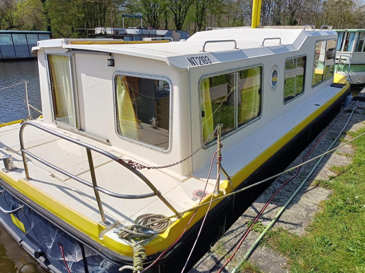 Hédé Ille Flottante, Maison Eclusiere Et Hebergements Insolites Sur Le Canal מראה חיצוני תמונה
