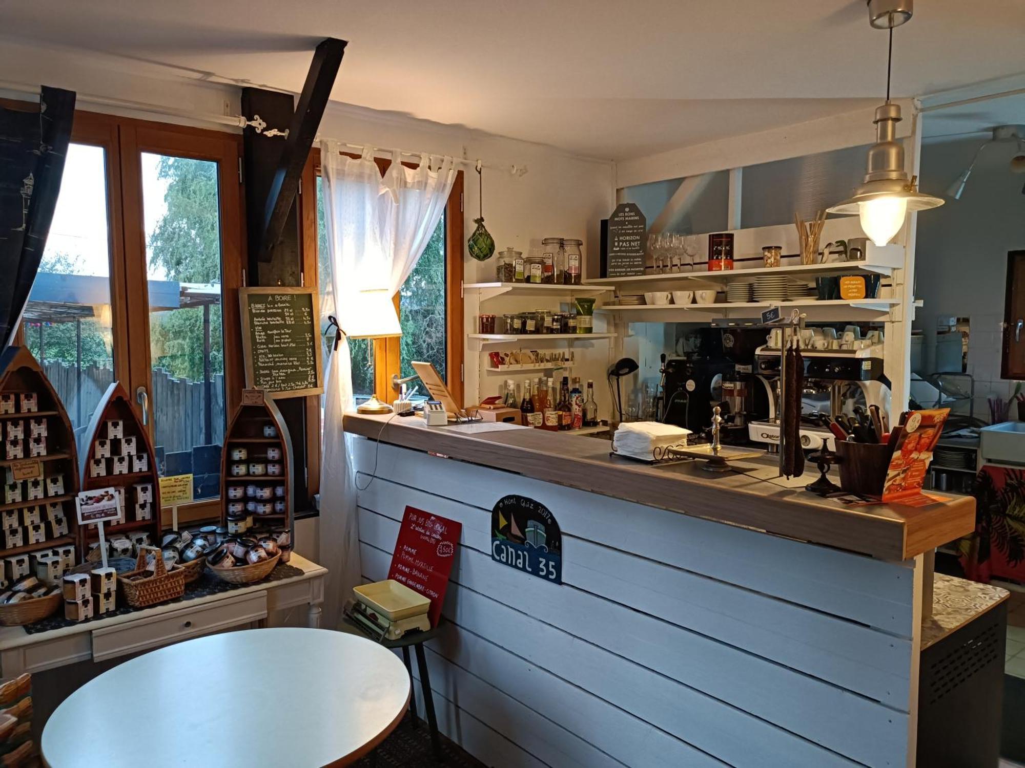 Hédé Ille Flottante, Maison Eclusiere Et Hebergements Insolites Sur Le Canal מראה חיצוני תמונה