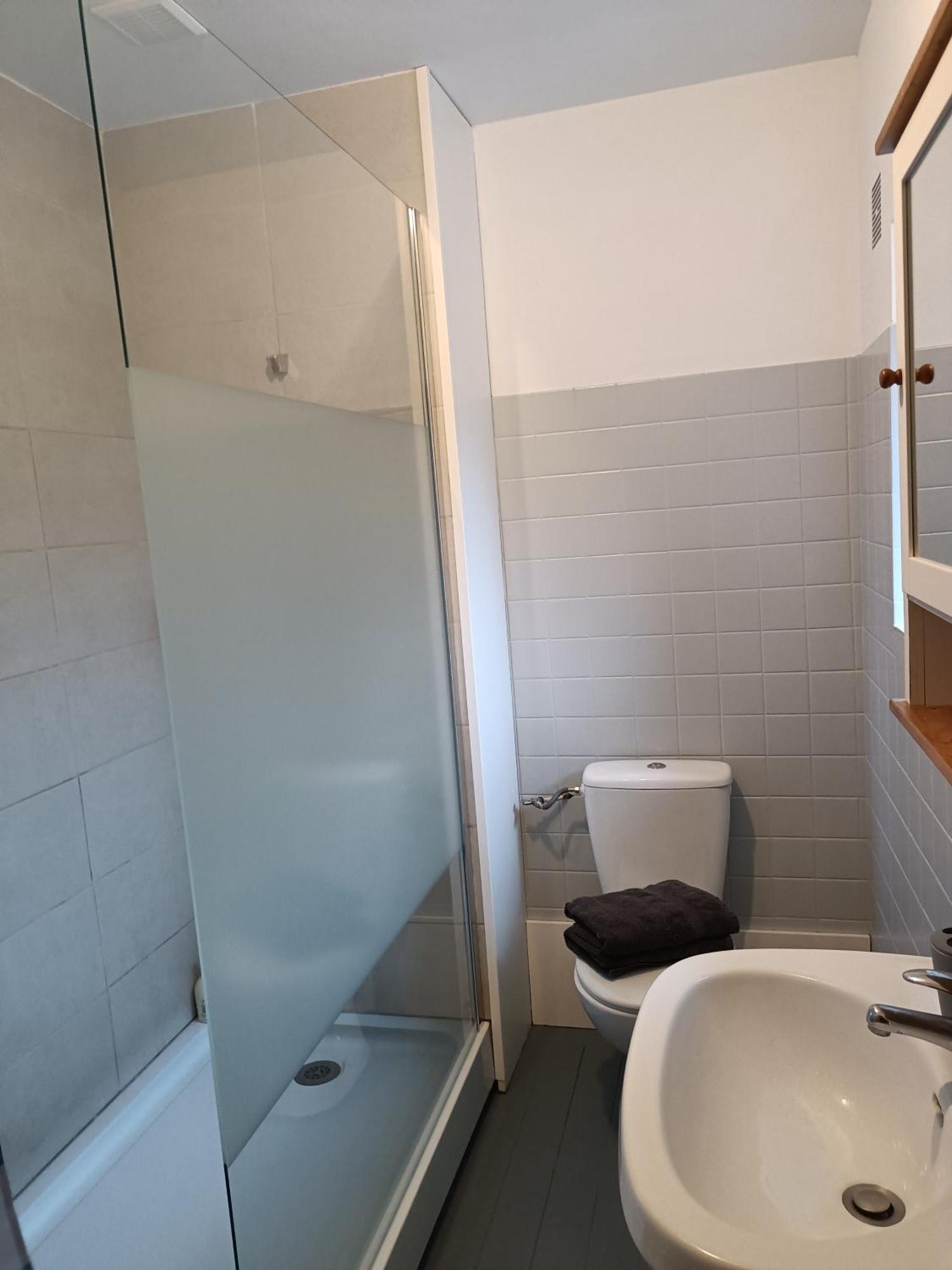 Hédé Ille Flottante, Maison Eclusiere Et Hebergements Insolites Sur Le Canal מראה חיצוני תמונה