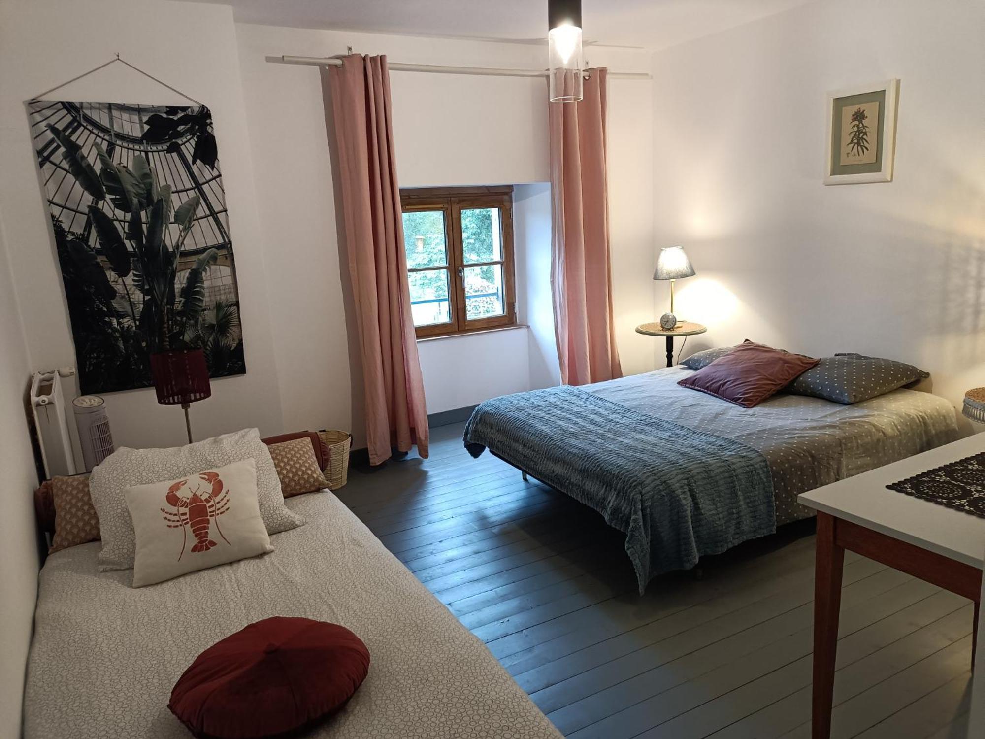 Hédé Ille Flottante, Maison Eclusiere Et Hebergements Insolites Sur Le Canal מראה חיצוני תמונה
