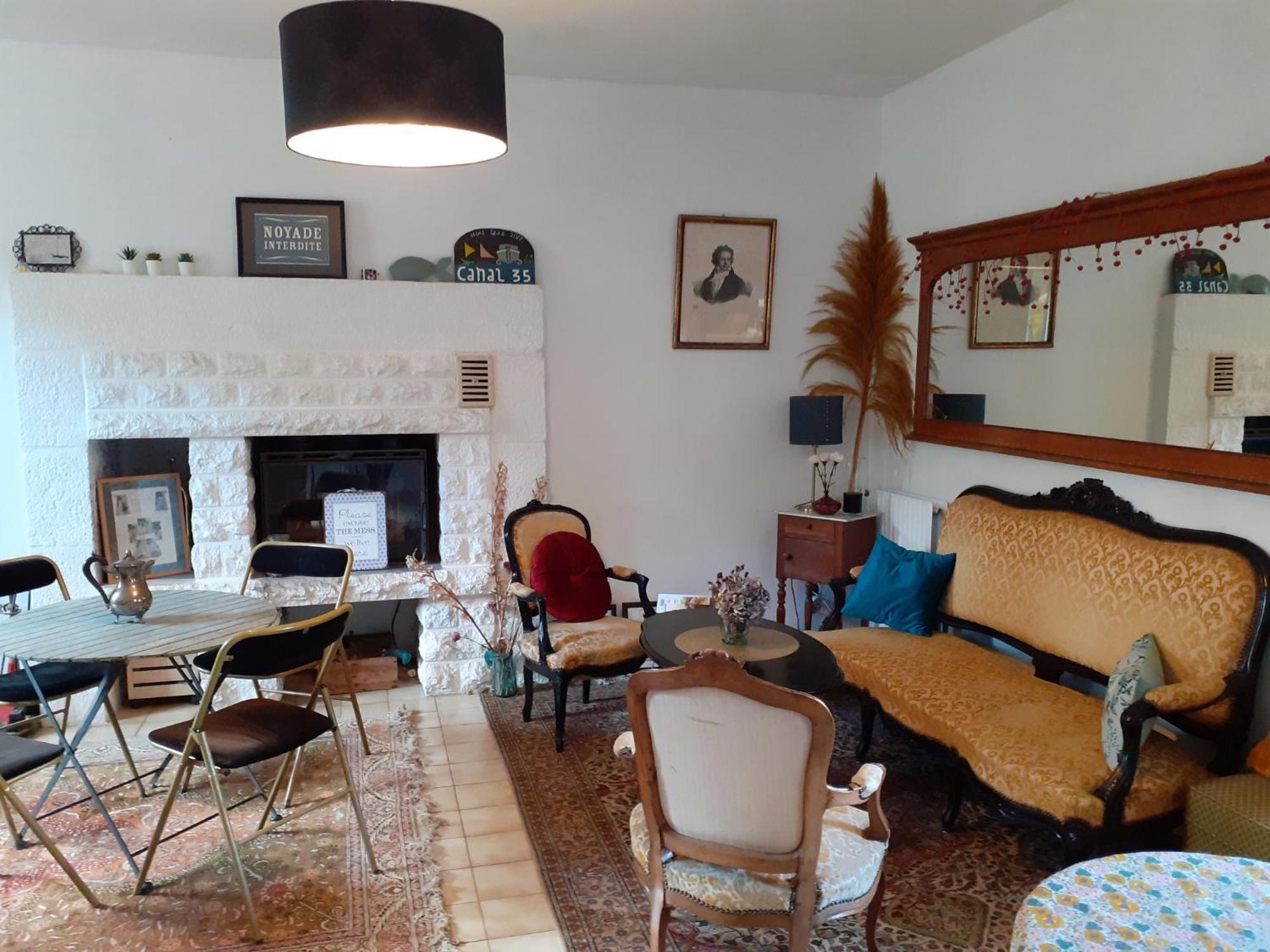 Hédé Ille Flottante, Maison Eclusiere Et Hebergements Insolites Sur Le Canal מראה חיצוני תמונה