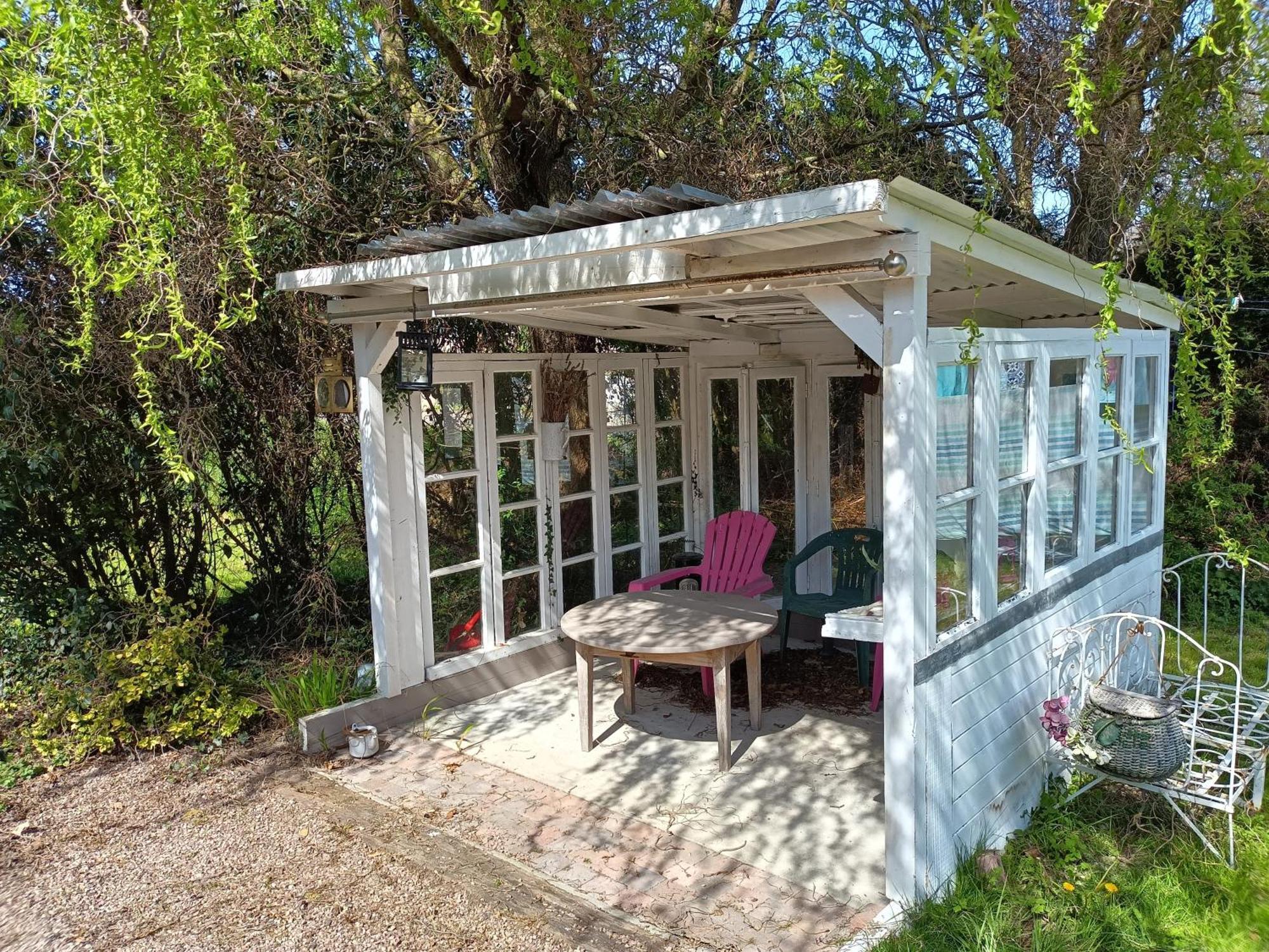 Hédé Ille Flottante, Maison Eclusiere Et Hebergements Insolites Sur Le Canal מראה חיצוני תמונה