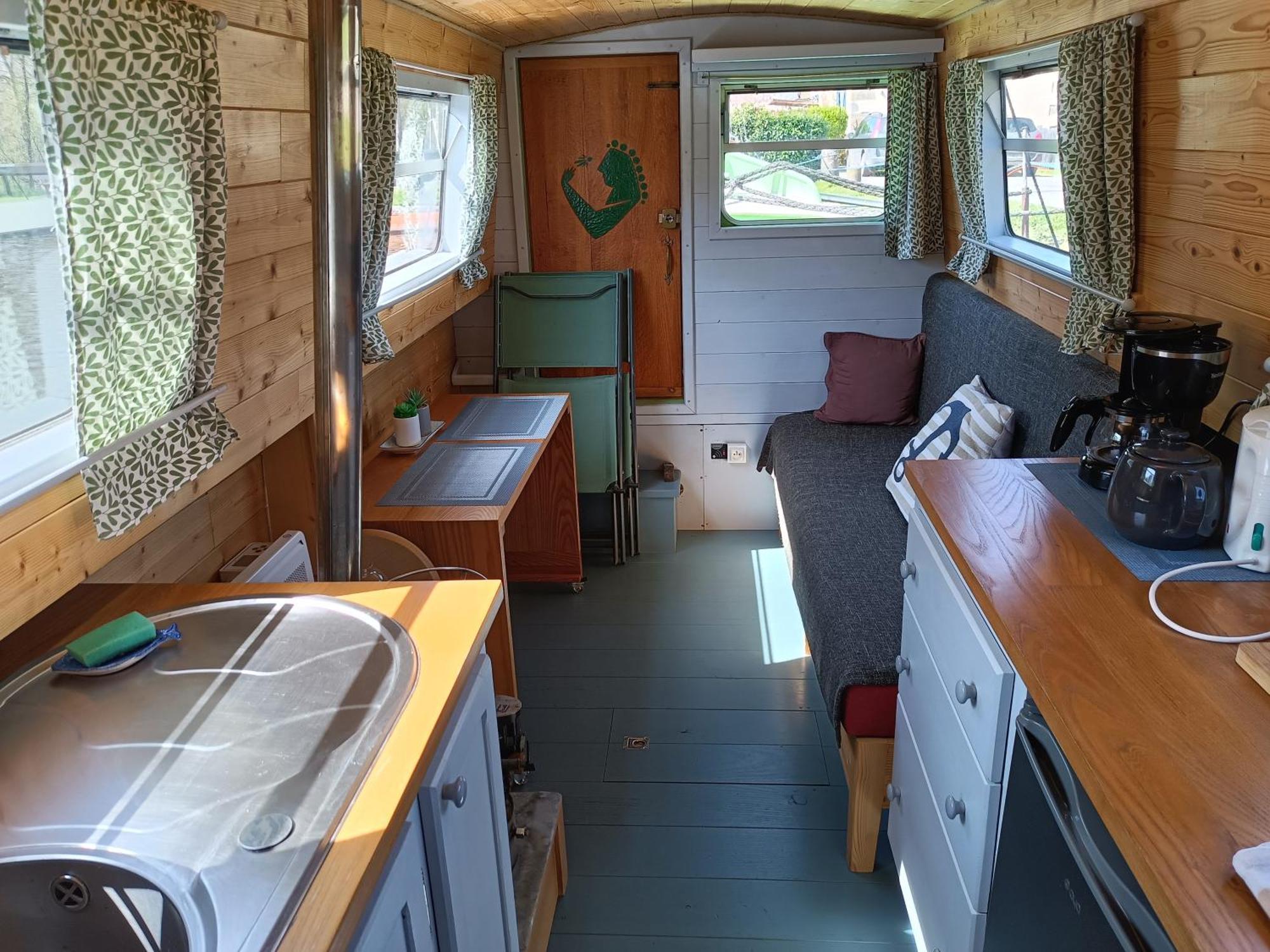 Hédé Ille Flottante, Maison Eclusiere Et Hebergements Insolites Sur Le Canal מראה חיצוני תמונה